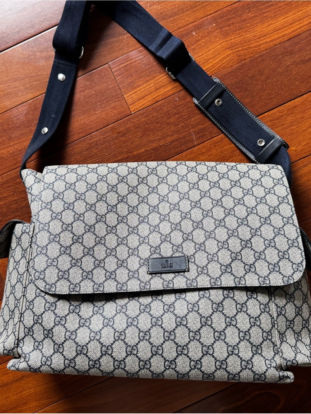 Gucci Beige & Black GG Supreme Messenger Bag with Adjustable Strap